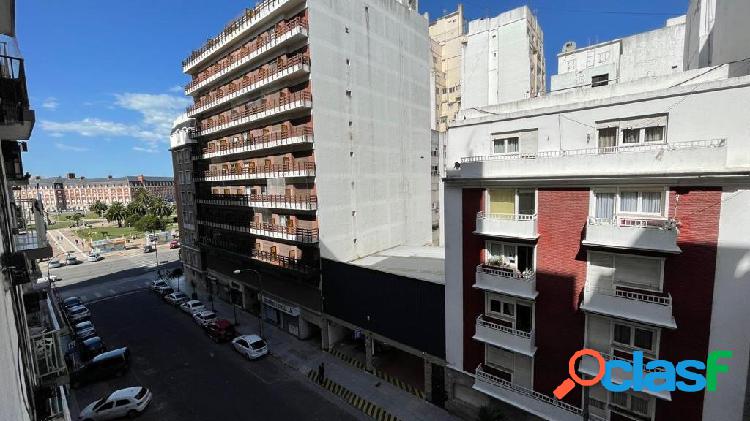 VENTA - Departamento 1 amb y medio a metros de la PLAZA