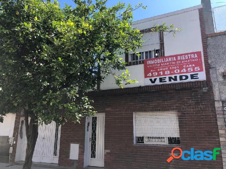 Venta casa 4 ambientes con garage, quincho y terraza 175 M2