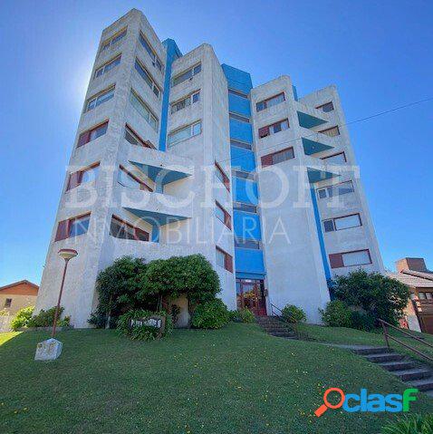 HERMOSO DEPARTAMENTO DE 3 AMBIENTES CON AMPLIA VISTA AL MAR,