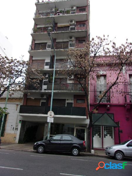 ALQUILER 1 AMBIENTE CON BALCON AL FRENTE. AVELLANEDA AL 100