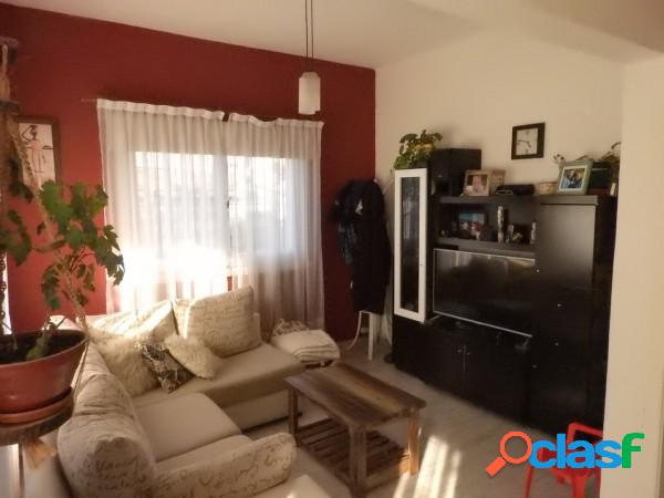 En Venta - Casa 4 Amb con Cochera y Pileta en Barrio Villa