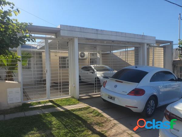 VENDO HERMOSA CASA 2 DOR, FONDO, PILETA, U$S 120.000.-