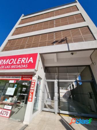 2 amb.CON COCHERA APTO PROFESIONAL Y COMERCIAL