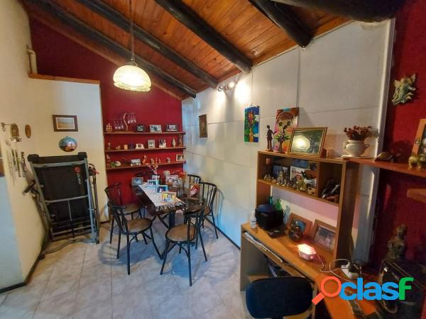 VENDO CASA 3 DORM. COCHERA. RODEAU Y ESPINILLO