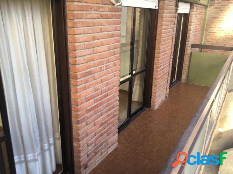 Departamento con cochera en VENTA