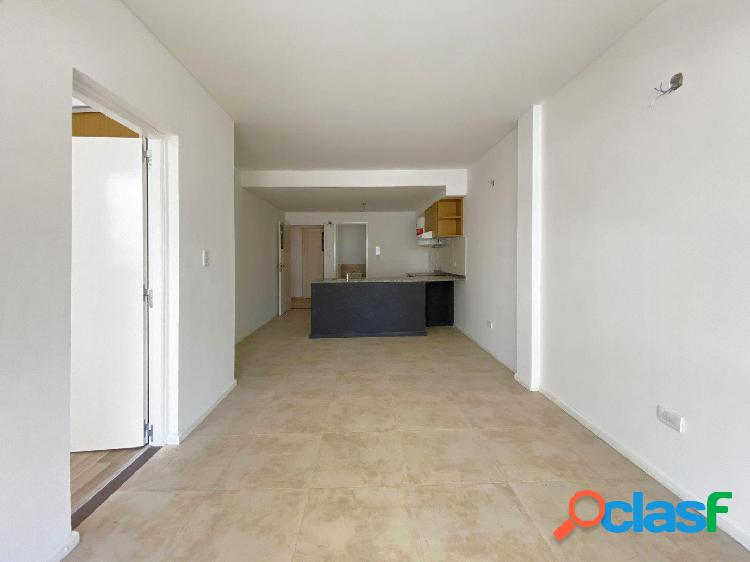 VENDO DEPARTAMENTO 1 DORMITORIO CON BALCON - BALCARCE 1100