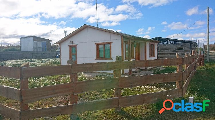 VENTA PERMUTA CASA C/TERRENO AMPLIO TOLHUIN