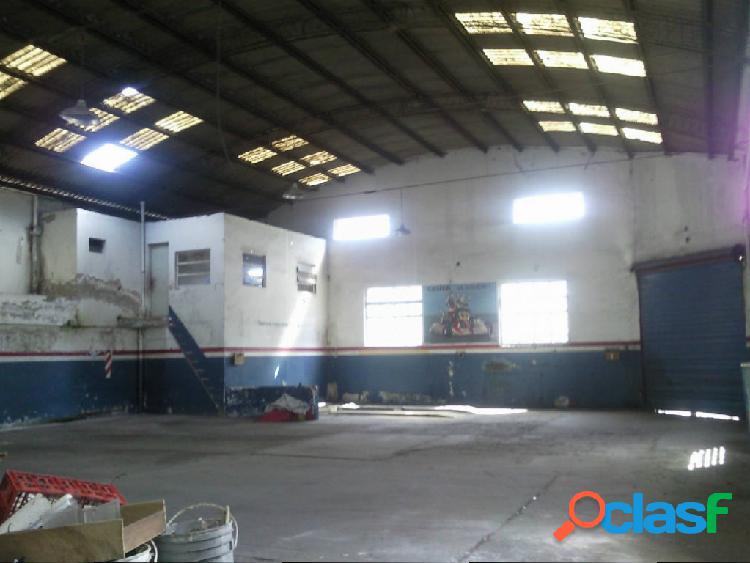 GALPON ZONA INDUSTRIAL + VIVIENDA