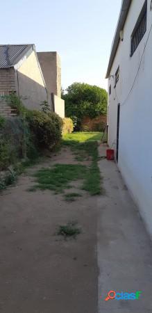 ALQUILER: LOCAL COMERCIAL DE 160 M2 EN SANTA ROSA, BARRIO