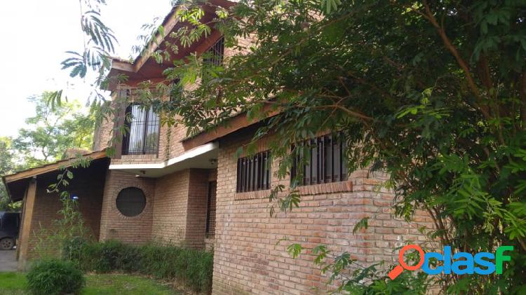 BARRIO LOS NOGALES (CHALET DE 4 AMB.)