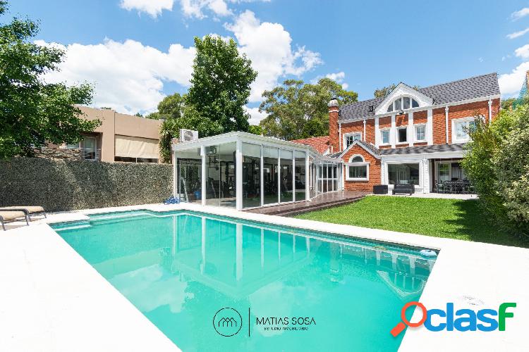 CASA 4 AMBIENTES CON PARQUE Y PISCINA CLIMATIZADA