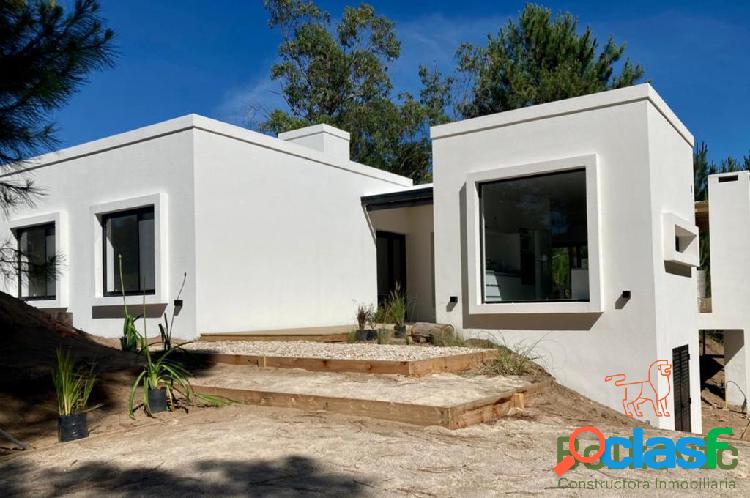 CASA A LA VENTA UBICADA EN DEPORTIVA ll 396