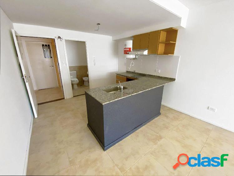 DEPARTAMENTO 1 DORMITORIO CON BALCON AL FRENTE - BALCARCE Y