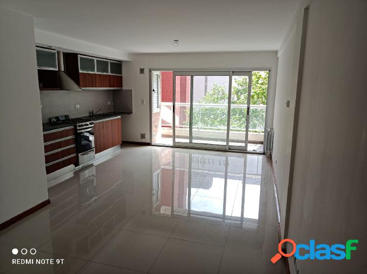 DEPARTAMENTO DE 1 A LA CALLE