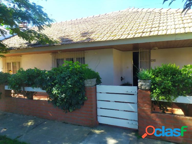 Hermoso chalet 3 amb zona norte con garage, patio y