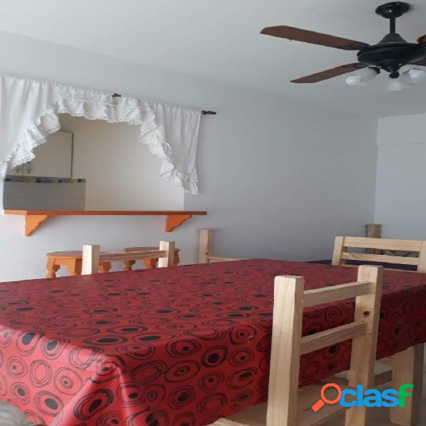 ALQUILER ESTUDIANTES Departamento de 2 ambientes con balcón