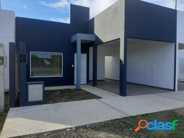 VENDO CASA A ESTRENAR EN VILLA ELISA!!