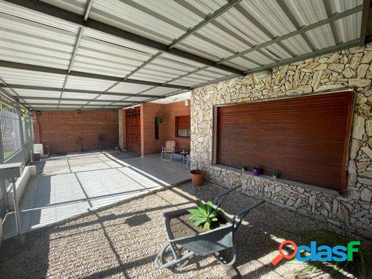 Funcional chalet edificado en gran terreno