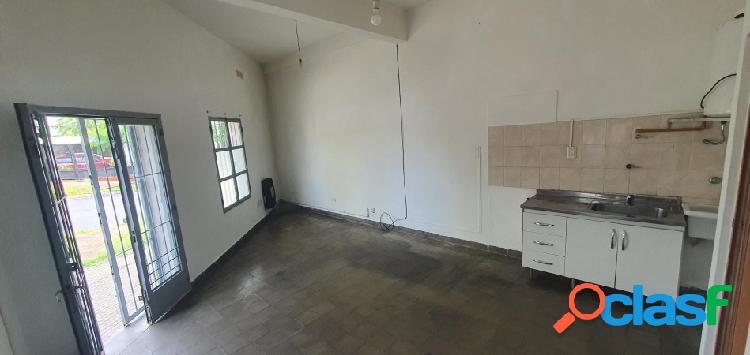 ALQUILO CASA 1 DORMITORIO $20.000 FINALES