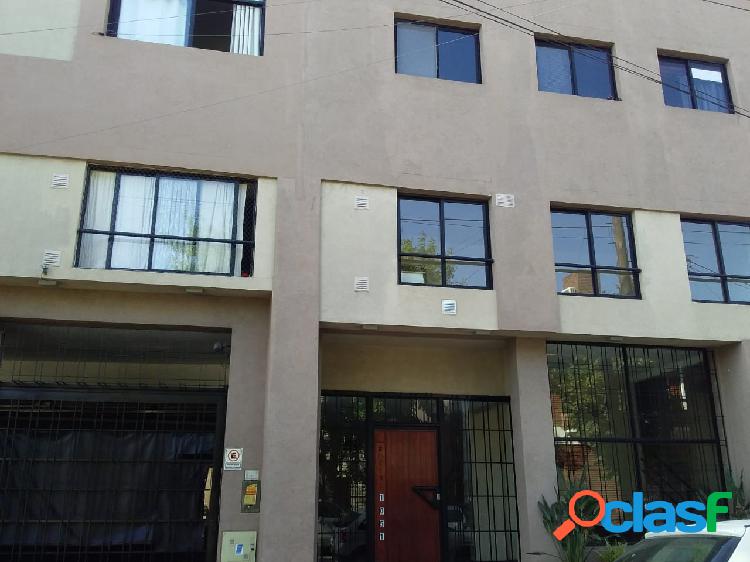 VENTA DE DEPARTAMENTO MONOAMBIENTE EN VILLA SARMIENTO 2PISO