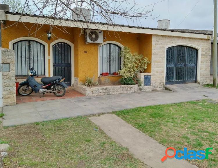 VENTA- CASA 3 DORM CON GARAGE + PATIO + QUINCHO + PILETA -