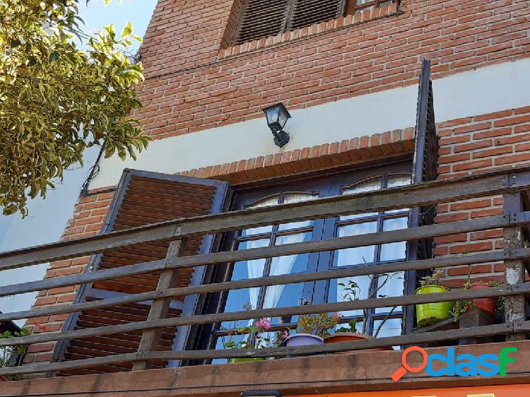 VENTA PH ZONA SAN JUAN 1er PISO ESCALERA