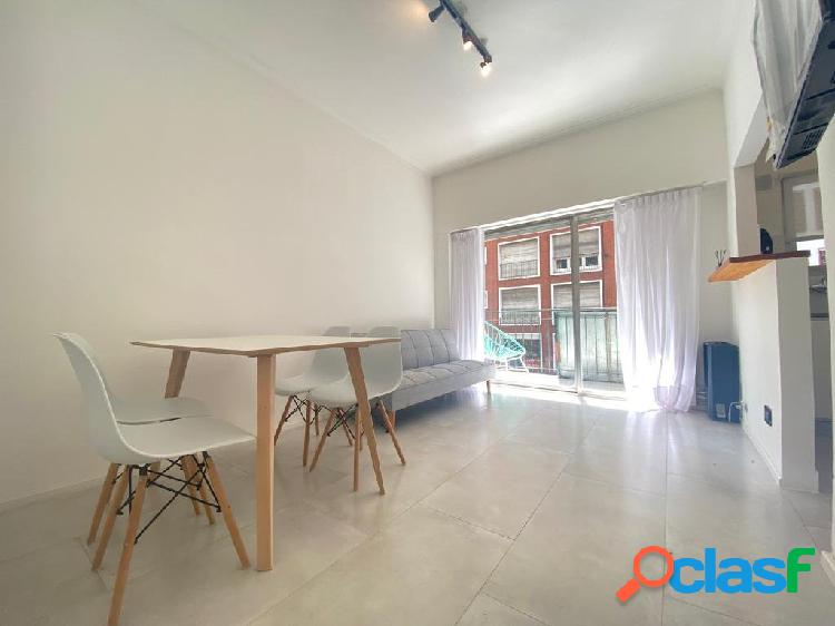 Ambiente al frente c/ balcon en VENTA