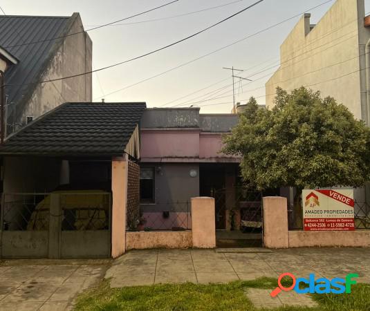 Casa con importante Terreno, ubicado en Fonrouge al 976,