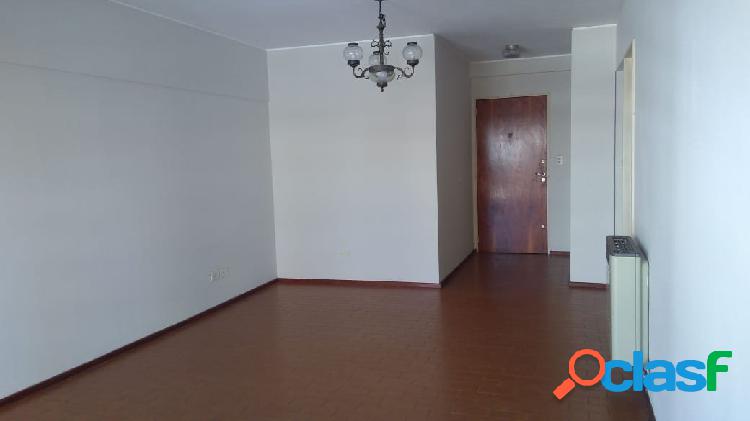 EXCELENTE DEPARTAMENTO BUENA UBICACION 3 AMBIENTES CON