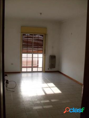 43 E/ 9 y 10 - Semi - Piso 1 Dorm - Venta - La Plata