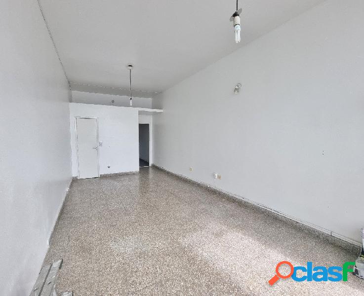 Local 35 m2 a 1 cuadra de Juan B. Justo