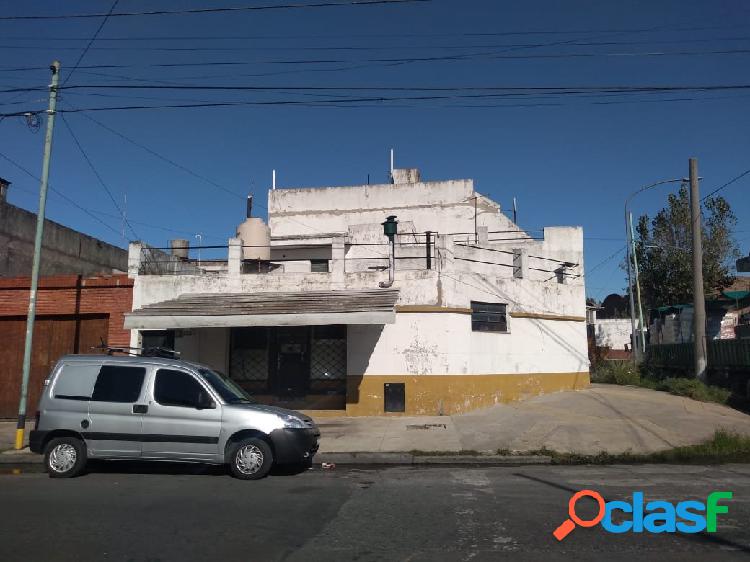 CASA EN VENTA CON LOCAL