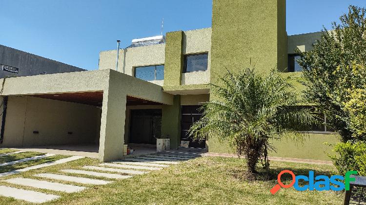 CASA EN VENTA EN BARRIO CERRADO TEJAS 3 - S/ AUTOPISTA