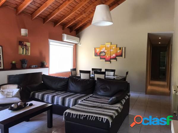 PERMUTA VENTA Casa con PILETA en Barrio Privado LA CAMPIÑA