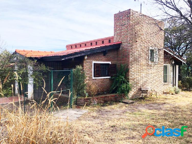 VENTA DE CASA Y CABAÑA EN DOS LOTES EN BARRIO LA TOMA,