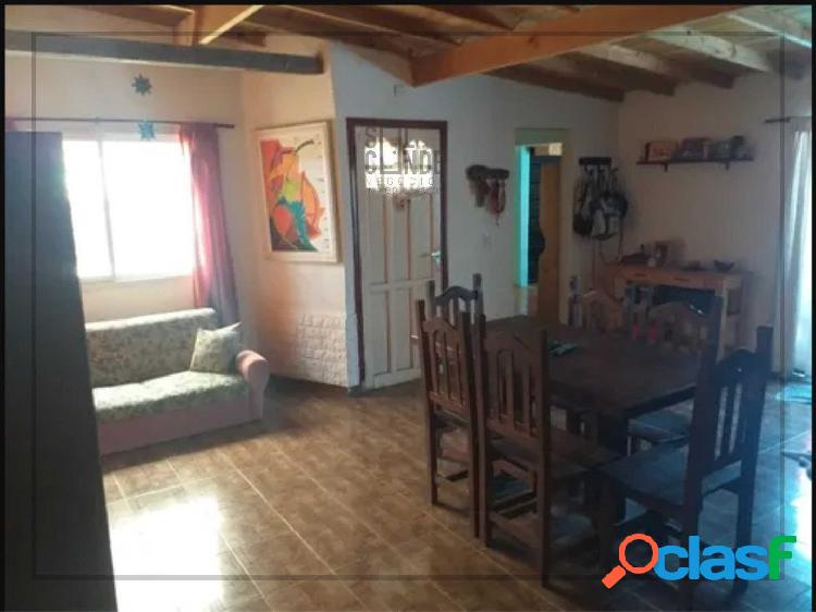 Venta o Permuta. Casa 4 ambientes con quincho y Local