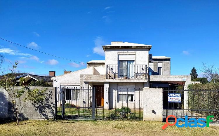 SE VENDE CASA EN ALMAFUERTE, B° PINARES, A POCAS CUADRAS