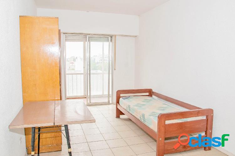 VENTA DEPARTAMENTO DIVIDIDO EN 2 MONOAMBIENTES