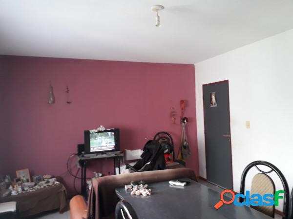 Vendo Dpto 2 dorm planta alta