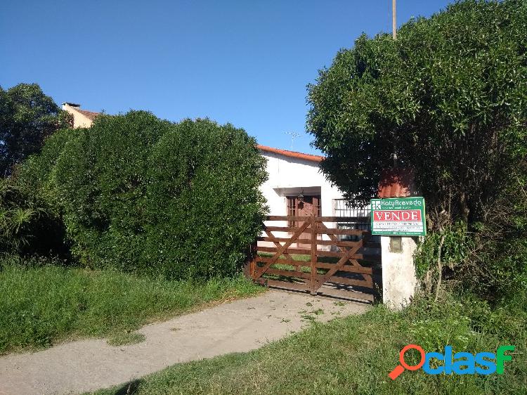 **CHALET MAS DEPARTAMENTO CON GRAN PARQUE A UNA CUADRA DE LA