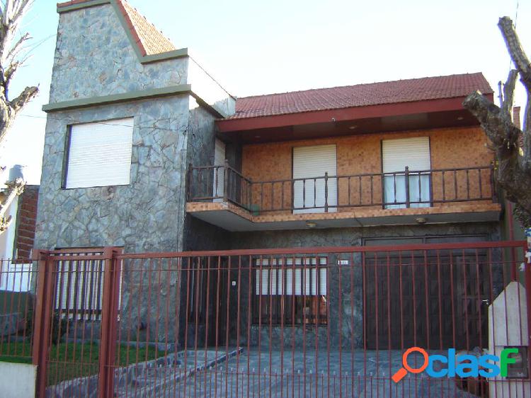 Casa 3 dormitorios. | SALTA 2262