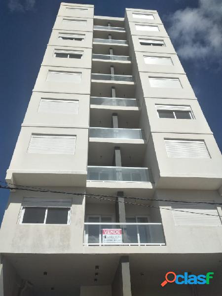 Castelli 860, 2D 2B, balcón y cochera.