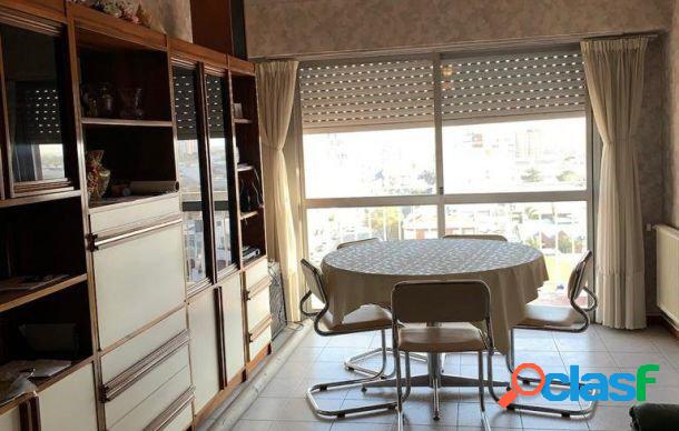 DEPARTAMENTO 3 AMB A LA CALLE CON BALCON SALIENTE