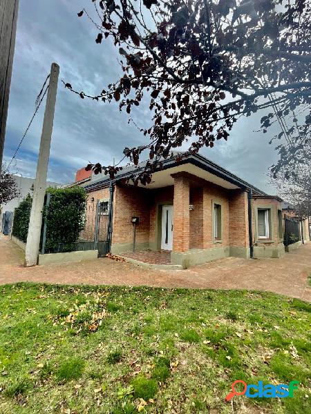 En Venta! Casa de 3 dormitorios en Barrio Villa Floresta,