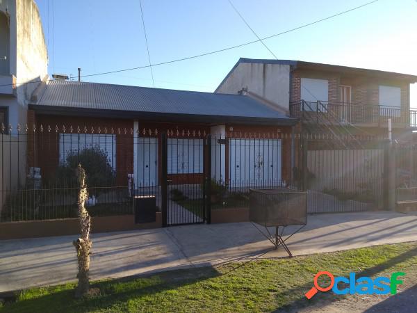 Excelente chalet con dpto interno: ideal dos familias