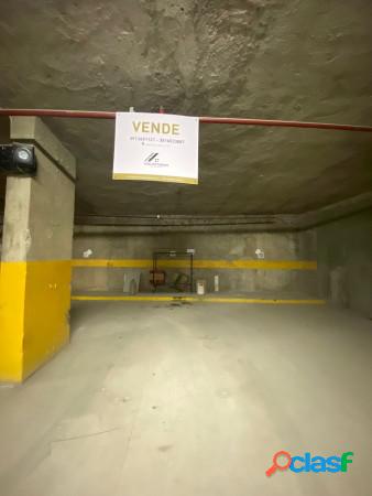 Garage · Cochera · Subterránea · 13 m² · Sobre Av