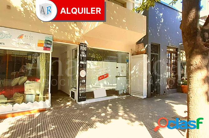 Local Comercial en Alquiler Anual.