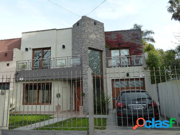 MODERNA Y SUNTUOSA CASA EN FAROLAS