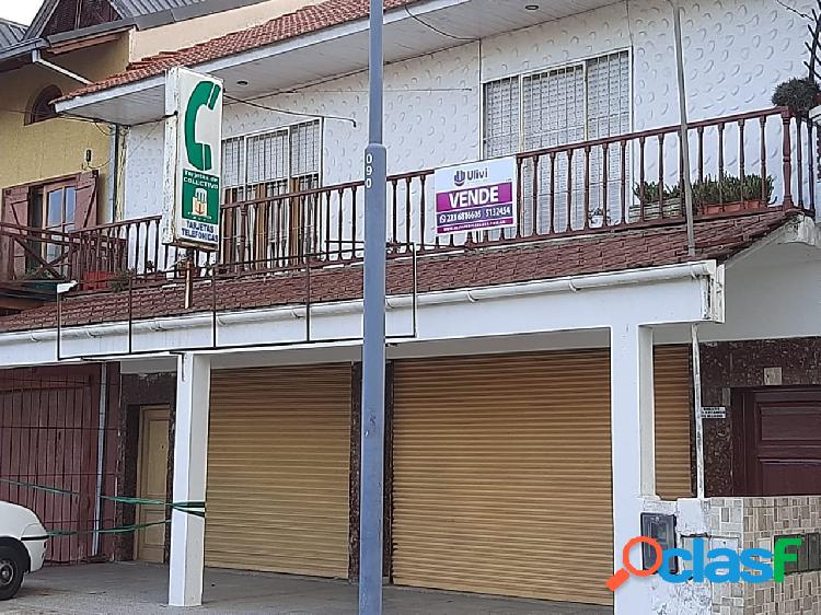 MR- Vivienda con Local comercial.