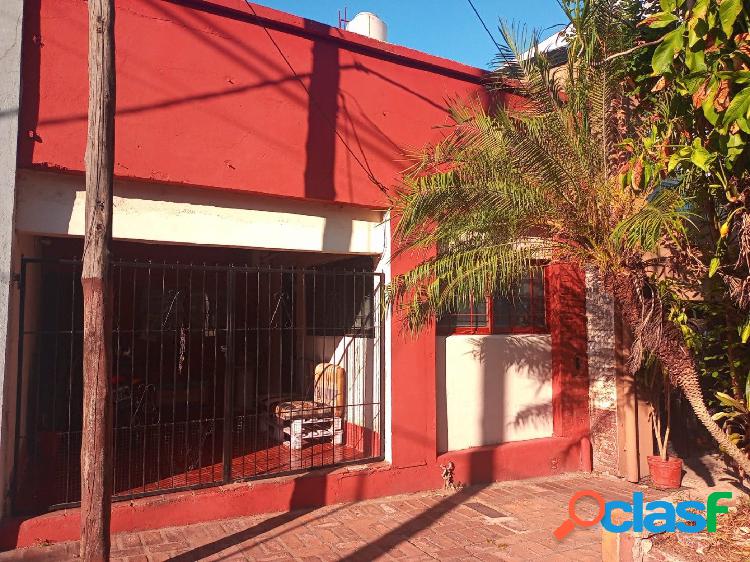 SE VENDE TERRENO CON CASA A RECICLAR EXCELENTE ZONA DE